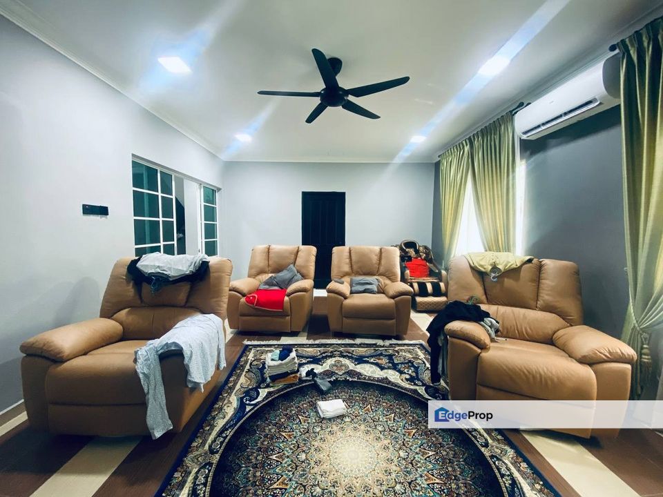 Semi D House Hatianda Seksyen 7 Shah Alam 50x90 RENOVATED Semi D House with Extra Land , Selangor, Shah Alam