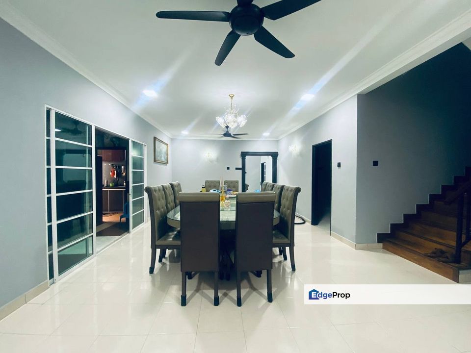 Semi D House Hatianda Seksyen 7 Shah Alam 50x90 RENOVATED Semi D House with Extra Land , Selangor, Shah Alam