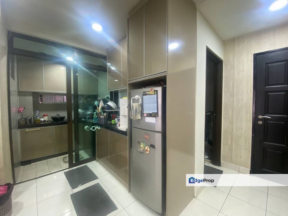 Indah Alam Condo Sek 22 Shah Alam  Pool View with 2 Covered Carparks Direct Access to FEDERAL HIGHWAY, Selangor, Shah Alam