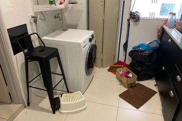 D'Summit Residences @ Kempas Utama