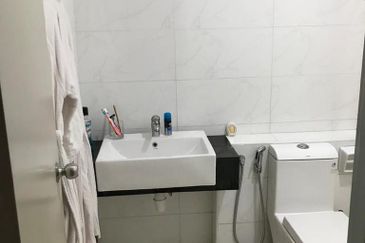 D'Summit Residences @ Kempas Utama