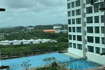 D'Summit Residences @ Kempas Utama