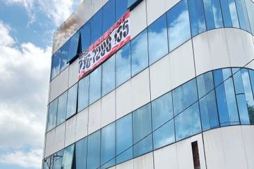 Johor Bahru, Johor, Wisma / Office Building, 4 Storey @ Jalan Susur - 3 Mins to JBCC, Facing Main Road, FOR RENT!