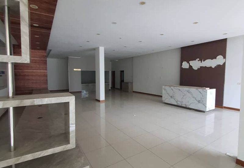 Bandar Seri Alam, Masai - 4 Storey Shoplot, Below Market Value, FOR SALE !