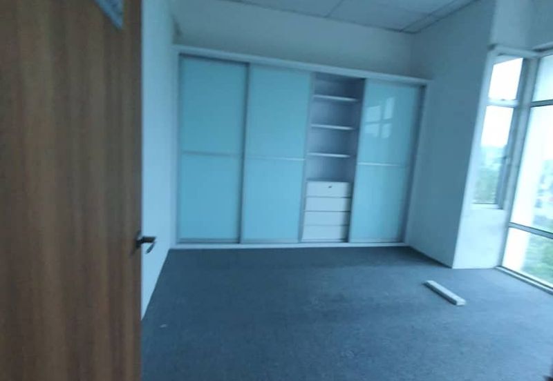 Bandar Seri Alam, Masai - 4 Storey Shoplot, Below Market Value, FOR SALE !