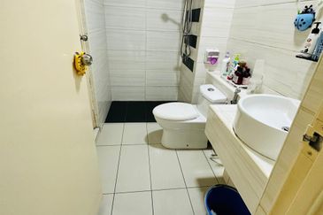 D'Summit Residences @ Kempas Utama