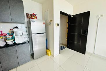 D'Summit Residences @ Kempas Utama