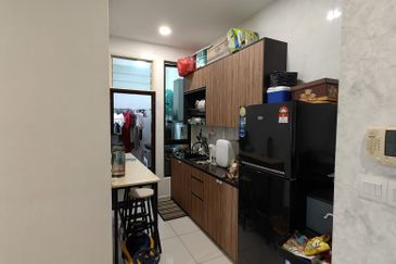 D'Summit Residences @ Kempas Utama