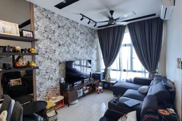 D'Summit Residences @ Kempas Utama