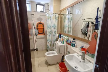 D'Summit Residences @ Kempas Utama