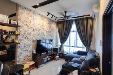 D'Summit Residences @ Kempas Utama