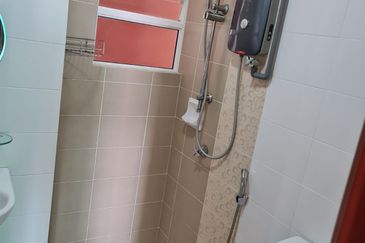 The Zest @ Kinrara 9