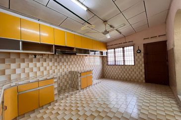 Taman Sunrise Park, Kluang - Single Storey Semi D, FOR SALE !