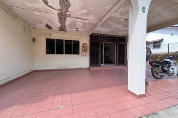 Taman Sunrise Park, Kluang - Single Storey Semi D, FOR SALE !