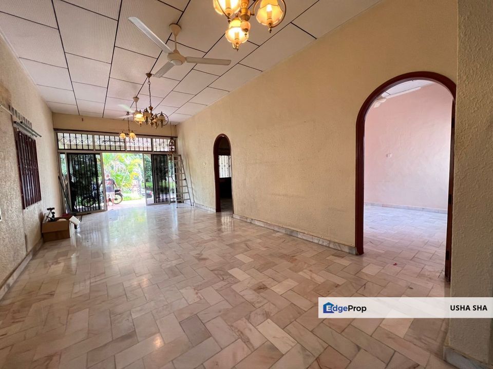 Taman Sunrise Park, Kluang - Single Storey Semi D, FOR SALE !, Johor, Kluang