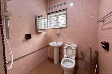 Taman Sunrise Park, Kluang - Single Storey Semi D, FOR SALE !