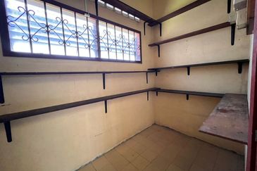 Taman Sunrise Park, Kluang - Single Storey Semi D, FOR SALE !