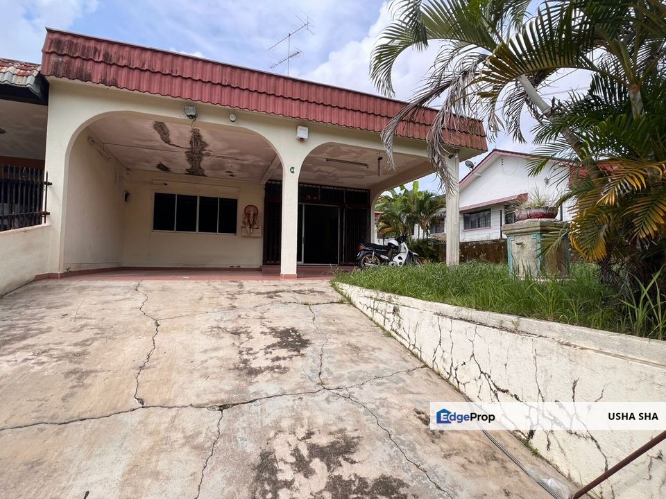 Taman Sunrise Park, Kluang - Single Storey Semi D, FOR SALE !, Johor, Kluang