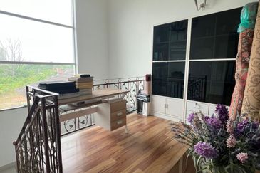 Desa Palma, Nasa City