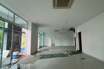 Jalan Straits View 8