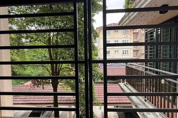 Larkin Residence (Phase Three) - Low Floor Furnished Apartment, FOR RENT !