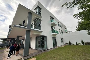  D'Carlton Heights @ Bukit Skudai, Skudai - 3 Storey Cluster Brand New Unit FOR SALE