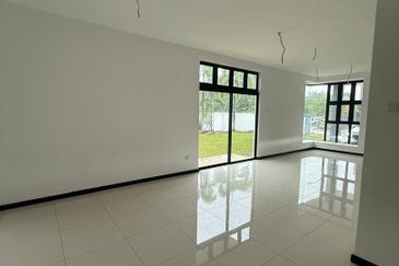  D'Carlton Heights @ Bukit Skudai, Skudai - 3 Storey Cluster Brand New Unit FOR SALE