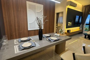 The Straits View DUO @ Permas Jaya - Brand New Luxury Apartment, FOR SALE !