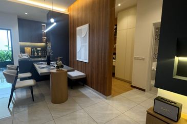 The Straits View DUO @ Permas Jaya - Brand New Luxury Apartment, FOR SALE !