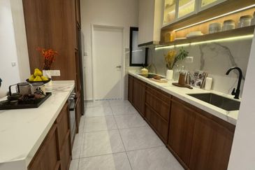 The Straits View DUO @ Permas Jaya - Brand New Luxury & Spacious Apartment, FOR SALE !