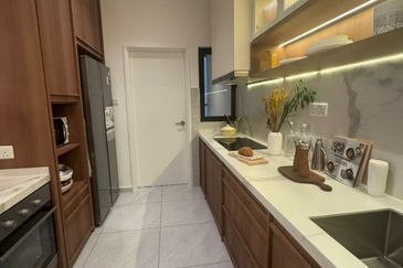 The Straits View DUO @ Permas Jaya - Brand New Luxury & Spacious Apartment, FOR SALE !