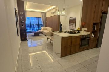 The Straits View DUO @ Permas Jaya - Brand New Luxury & Spacious Apartment, FOR SALE !