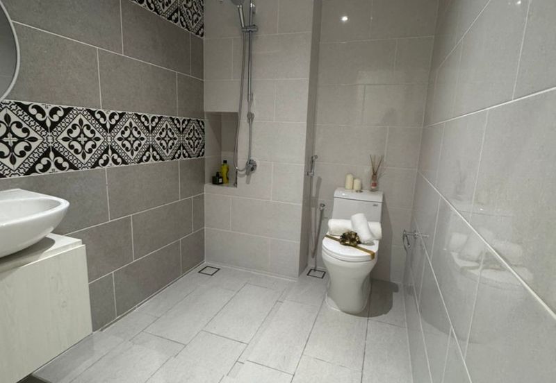 The Straits View DUO @ Permas Jaya - Brand New Luxury & Spacious Apartment, FOR SALE !