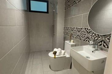 The Straits View DUO @ Permas Jaya - Brand New Luxury & Spacious Apartment, FOR SALE !