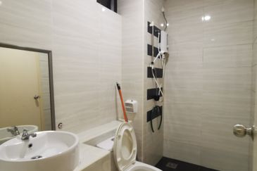 D'Summit Residences @ Kempas Utama