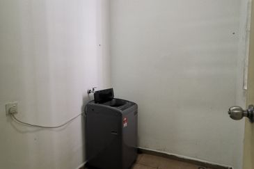 D'Summit Residences @ Kempas Utama