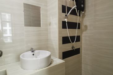 D'Summit Residences @ Kempas Utama