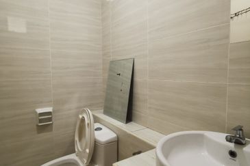 D'Summit Residences @ Kempas Utama