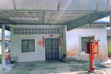 Jalan Kampung Aman @ Paloh Kluang Single storey for sale 