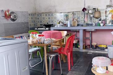 Jalan Kampung Aman @ Paloh Kluang Single storey for sale 