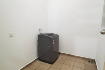 D'Summit Residences @ Kempas Utama