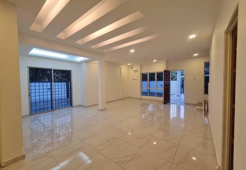 Double Storey Corner 41x65, Renovated. Kg Jawa 