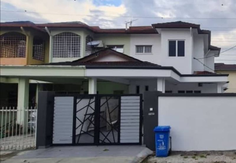 Double Storey Corner 41x65, Renovated. Kg Jawa 