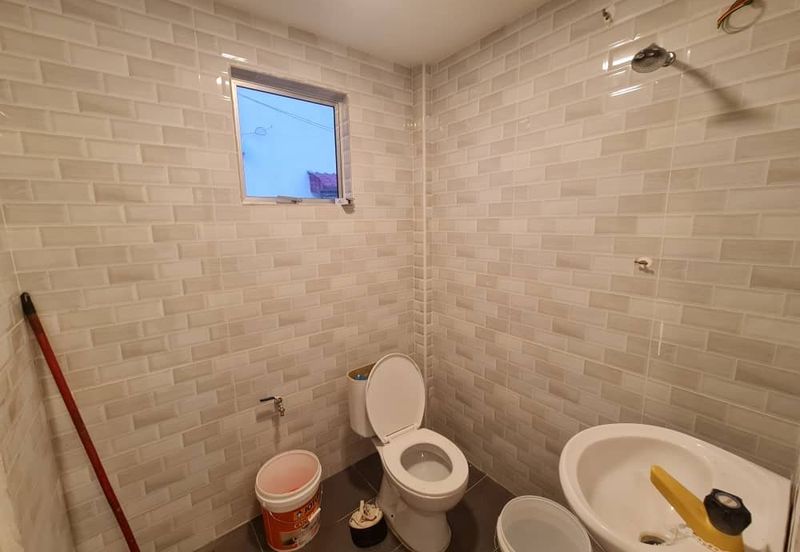 Double Storey Corner 41x65, Renovated. Kg Jawa 