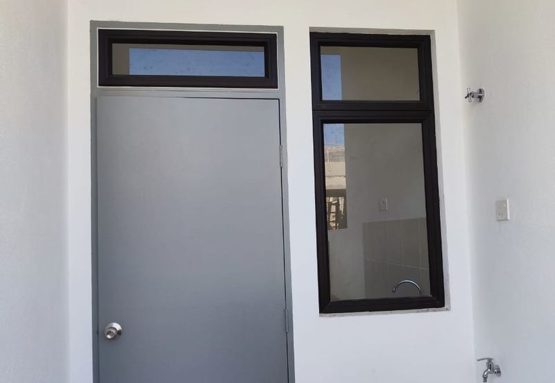 Telok Panglima Garang Single Storey Bumi Lot For Sale (Intermediate / Corner Unit)