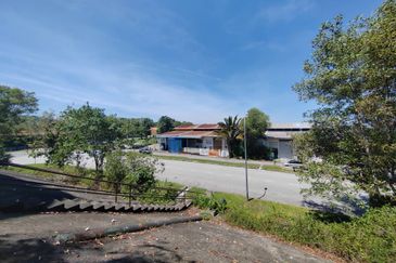 Nilai Converted Freehold Industrial Land For Sale