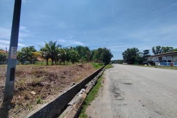 Nilai Converted Freehold Industrial Land For Sale