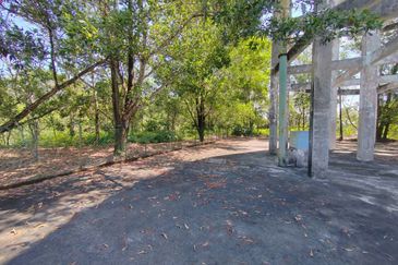 Nilai Converted Freehold Industrial Land For Sale