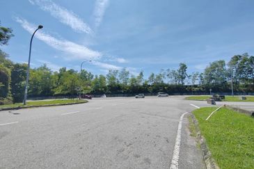 Nilai Converted Freehold Industrial Land For Sale