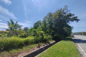 Nilai Converted Freehold Industrial Land For Sale